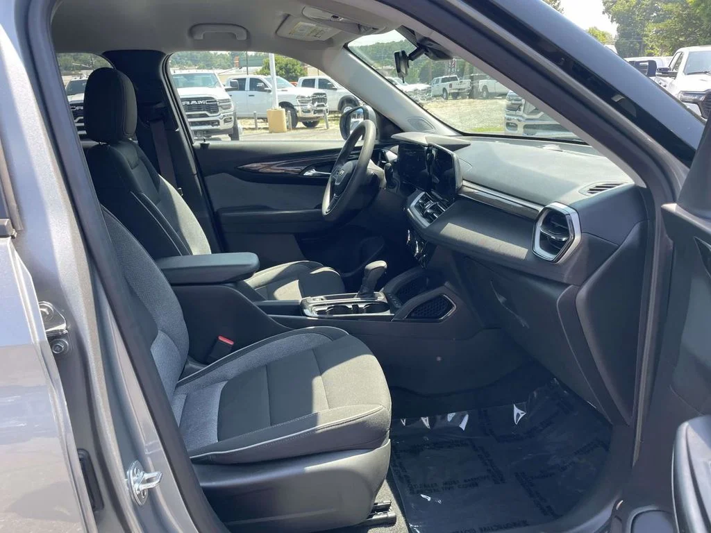 Used 2025 Gray Chevrolet LT image 15