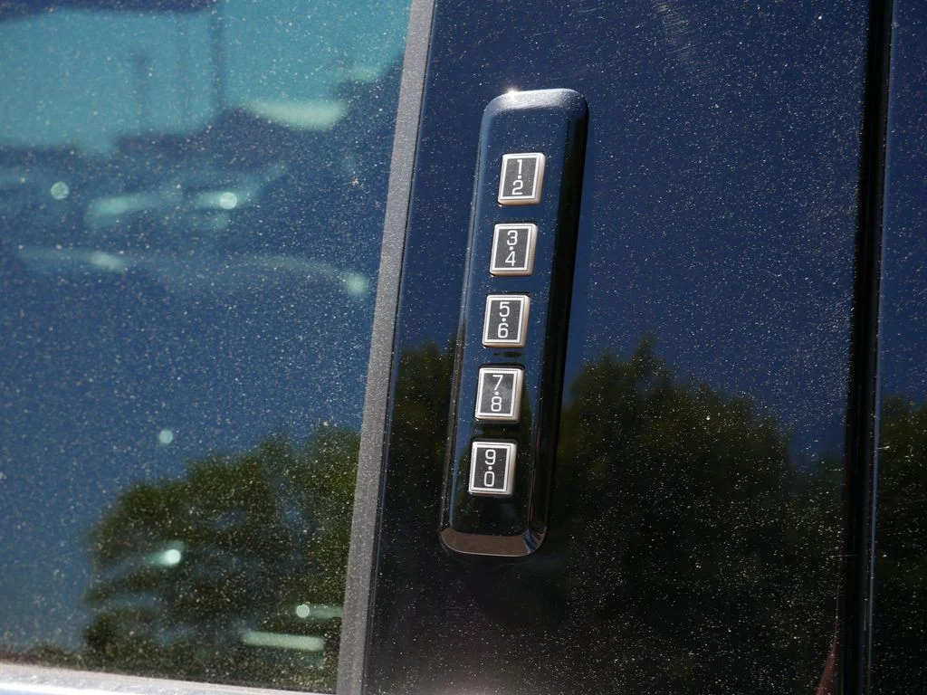 Used 2015 White Ford Platinum image 15