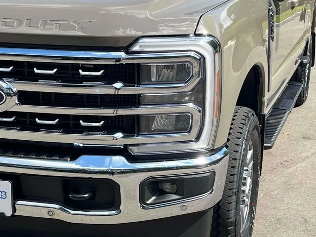 New 2027 Gray Ford Lariat image 9