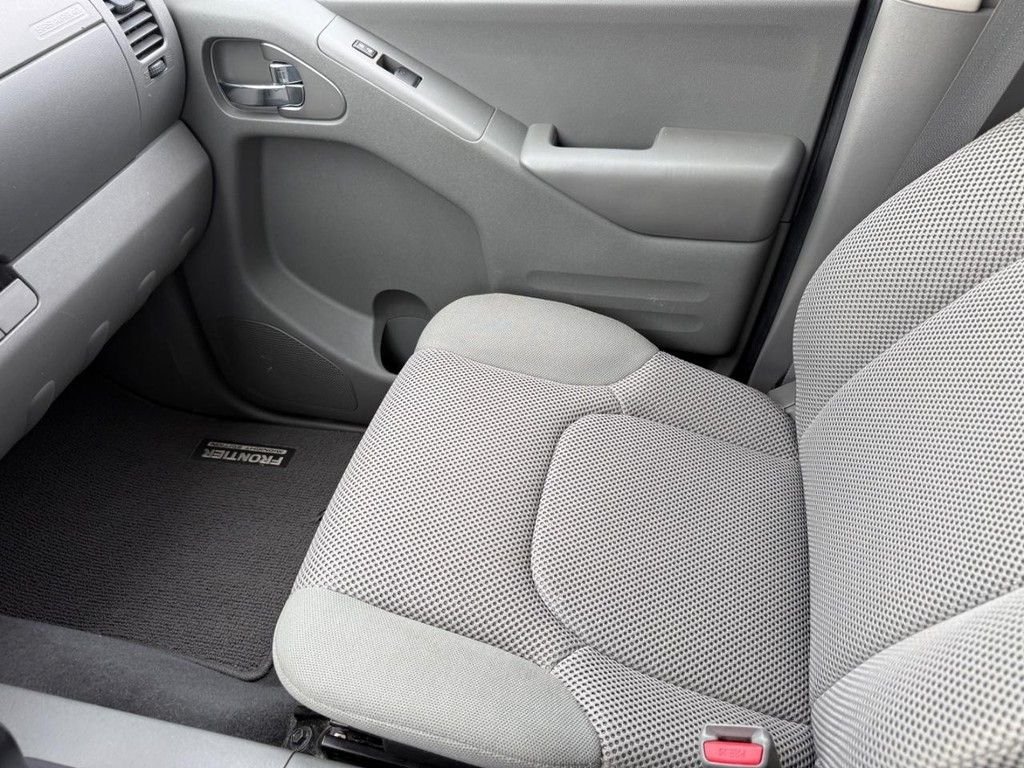 Used 2021 Gray Nissan SV image 21