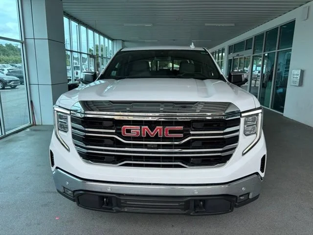 Used 2024 Summit White GMC SLT image 3