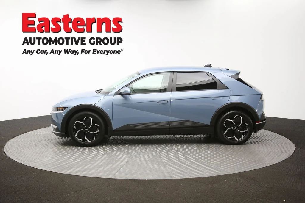 Used 2023 Blue Hyundai SE image 56