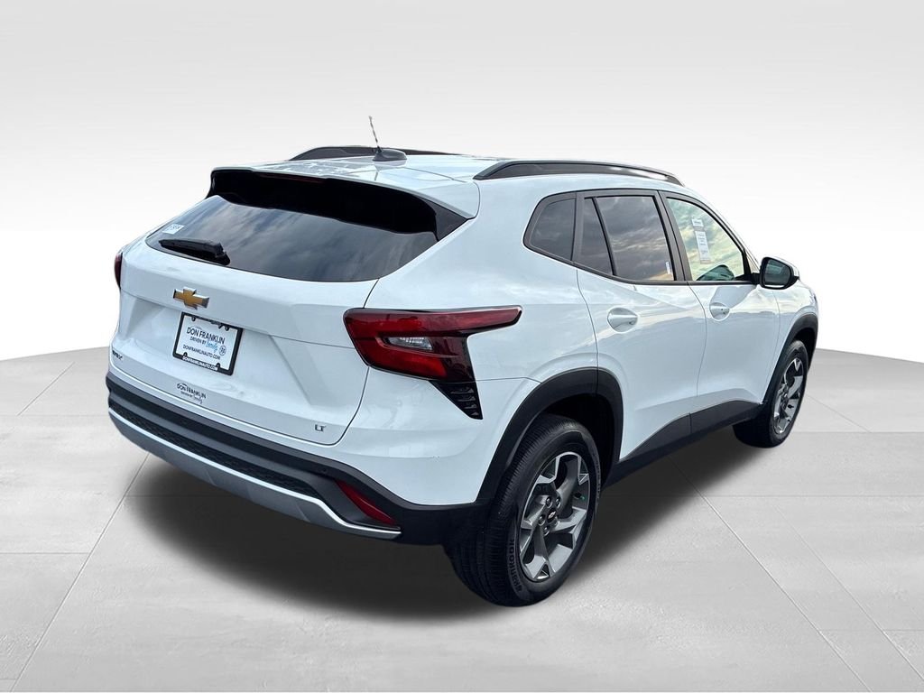 Used 2025 White Chevrolet LT image 5