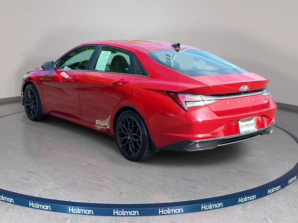 Used 2022 Red Hyundai Limited image 8
