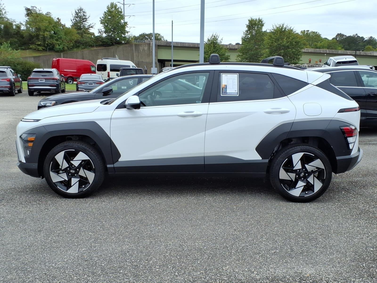 Used 2026 Atlas White Hyundai Limited image 3