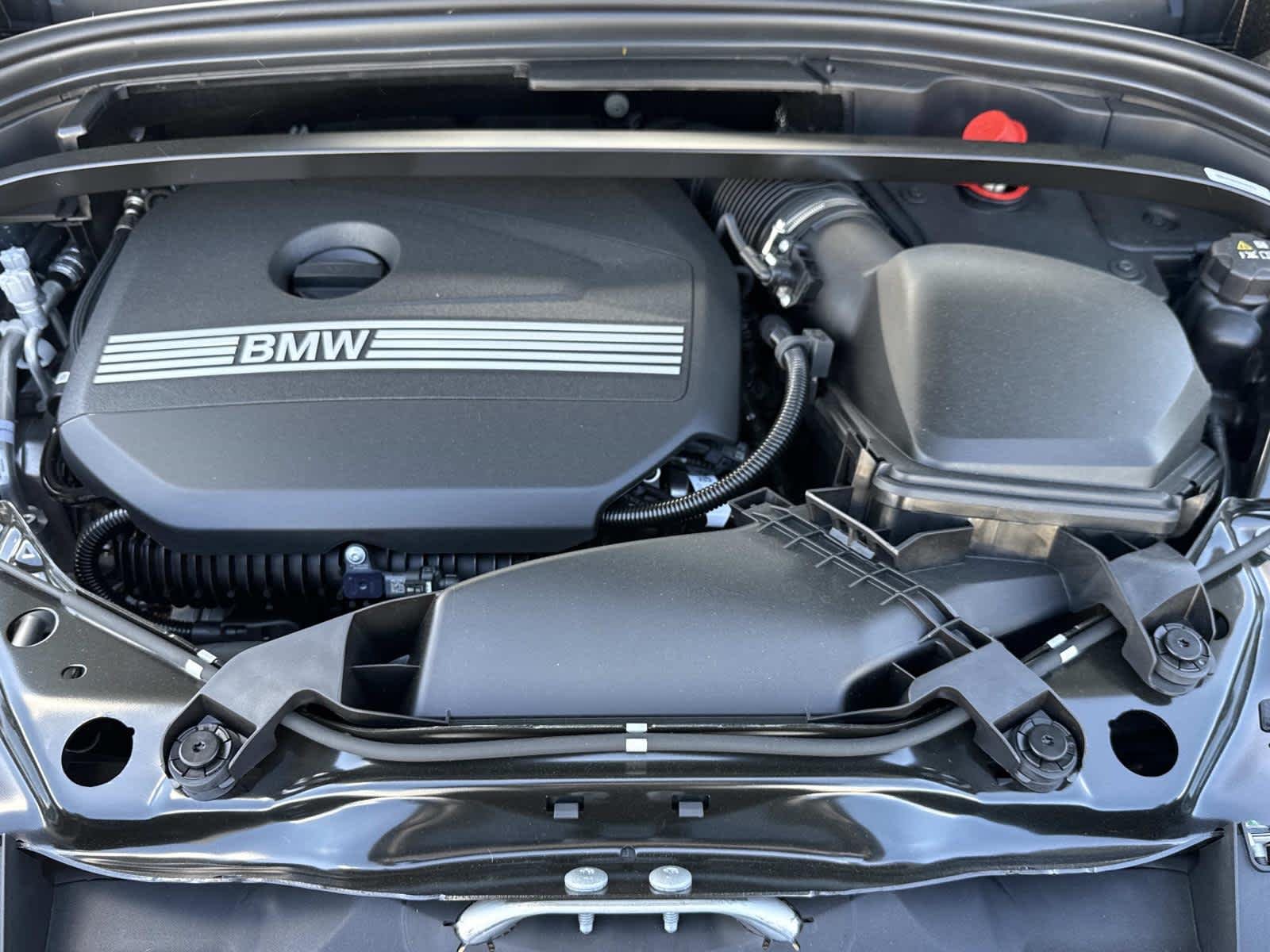 New 2026 Cape York Green Metallic BMW xDrive28i image 13