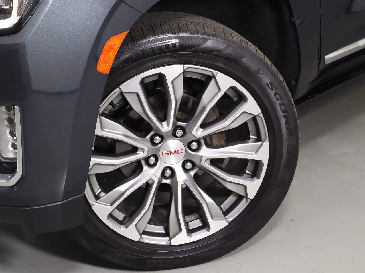 Used 2021 Hunter Metallic GMC Denali image 8