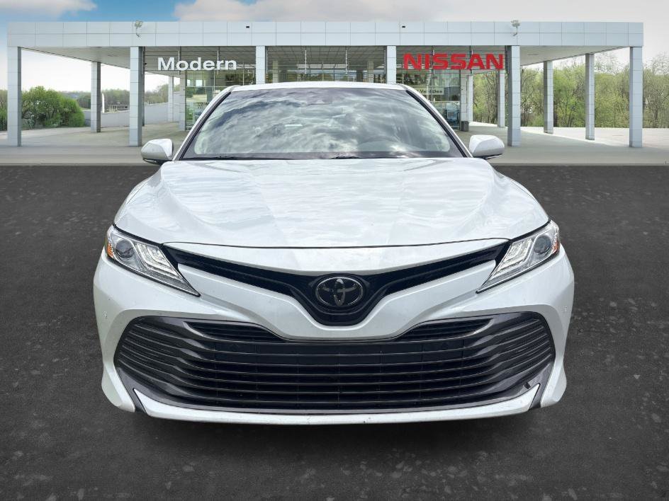 Used 2018 Wind Chill Pearl Toyota XLE image 8