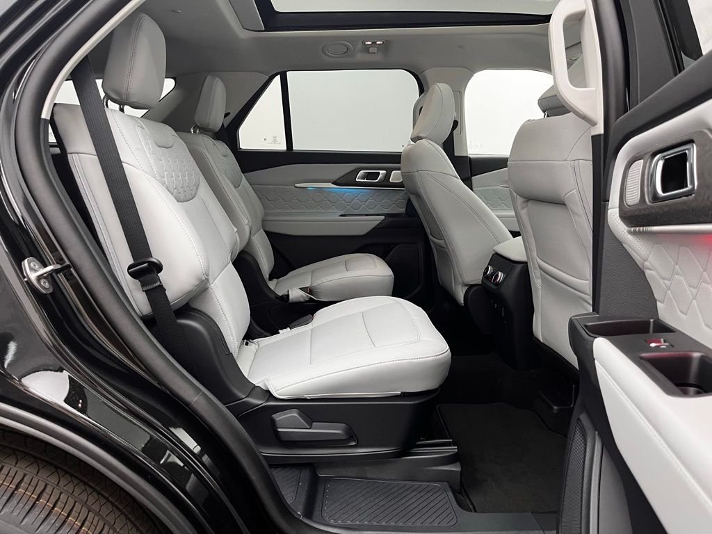 New 2026 Black Ford Platinum image 38
