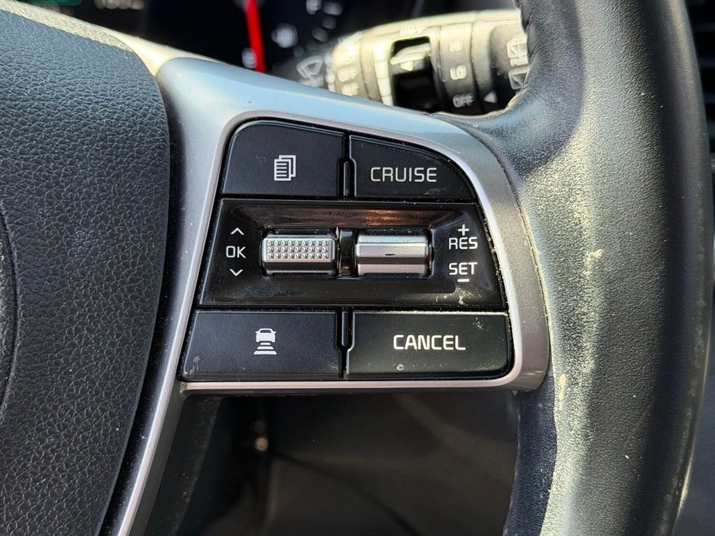 Used 2019 White Kia EX image 17