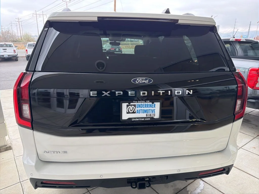 New 2025 Star White Metallic Tri-Coat Ford Active image 7