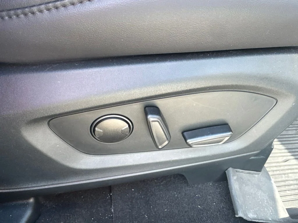 Used 2023 Blue Ford XLT image 38