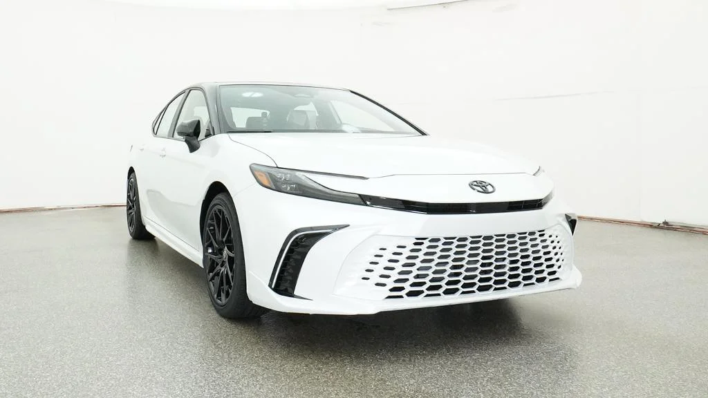 New 2026 Wind Chill Pearl with Midnight Black Metallic roof Toyota XSE image 15