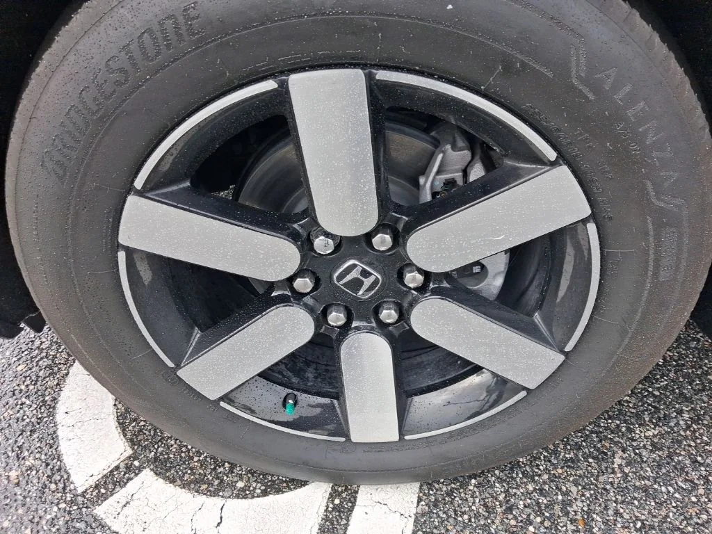 Used 2024  Honda Touring image 16