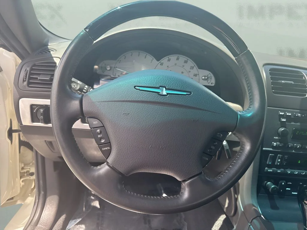 Used 2002 White Ford Base image 13
