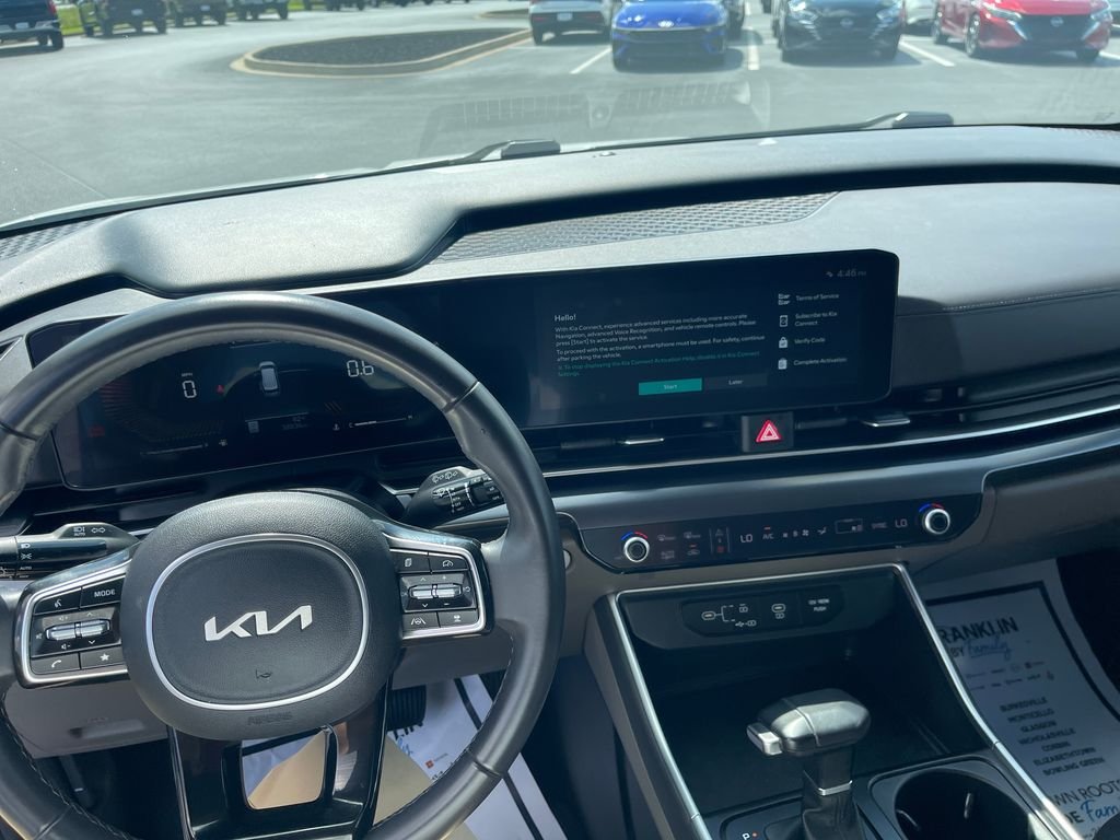 Used 2025 White Kia LXS image 16