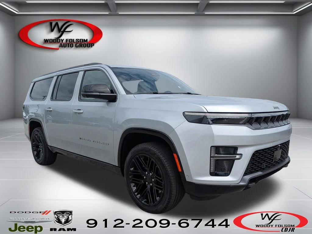 New 2026 Silver-Zynith Exterior Paint Jeep Limited Reserve image 1