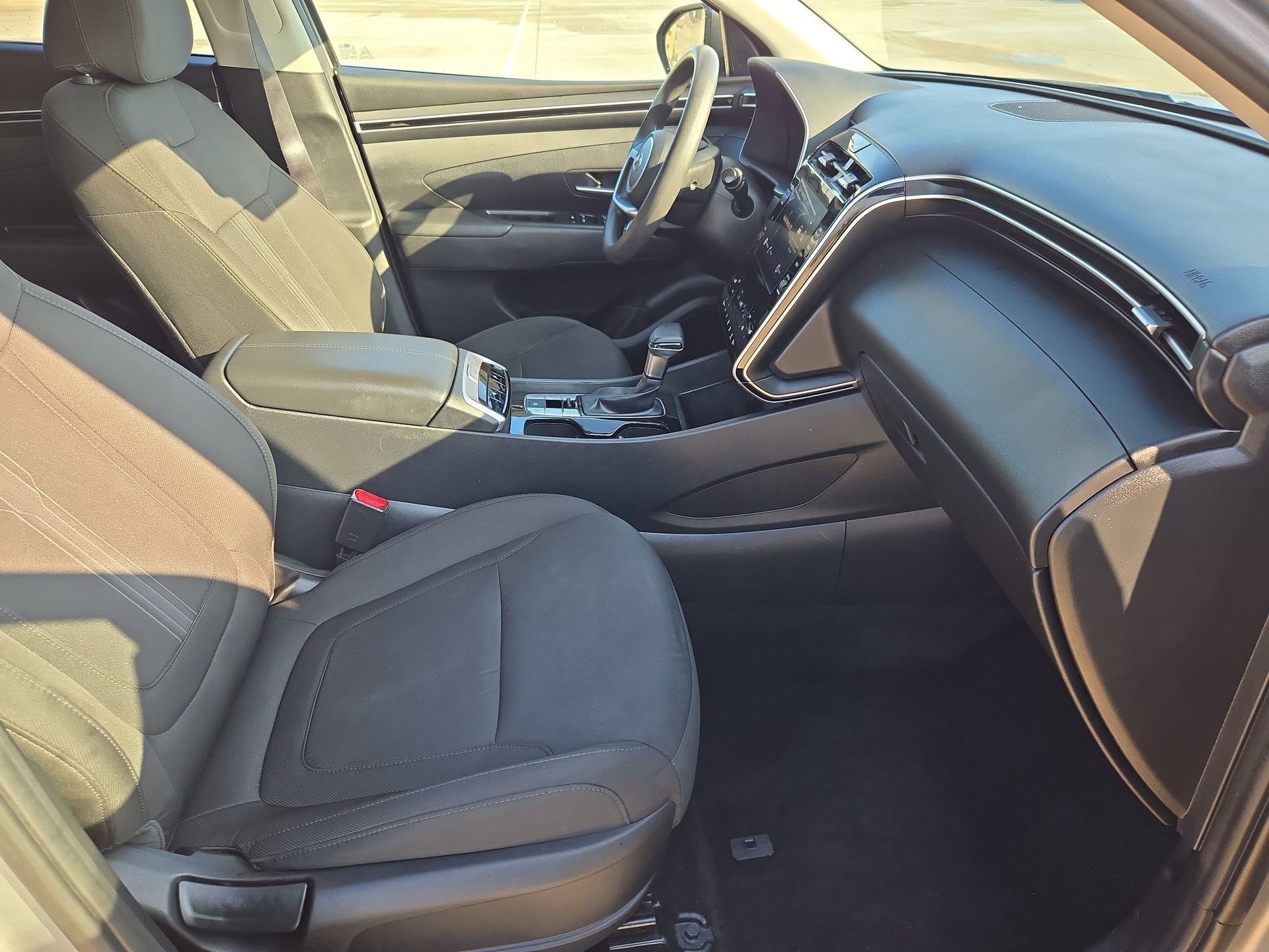 Used 2024 Shimmering Silver Hyundai SEL image 30