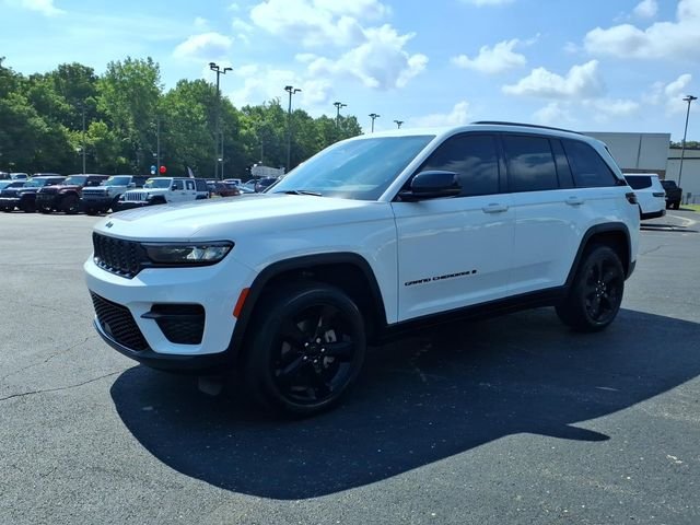 Certified Used 2023 Bright White Clearcoat Jeep Altitude X image 3