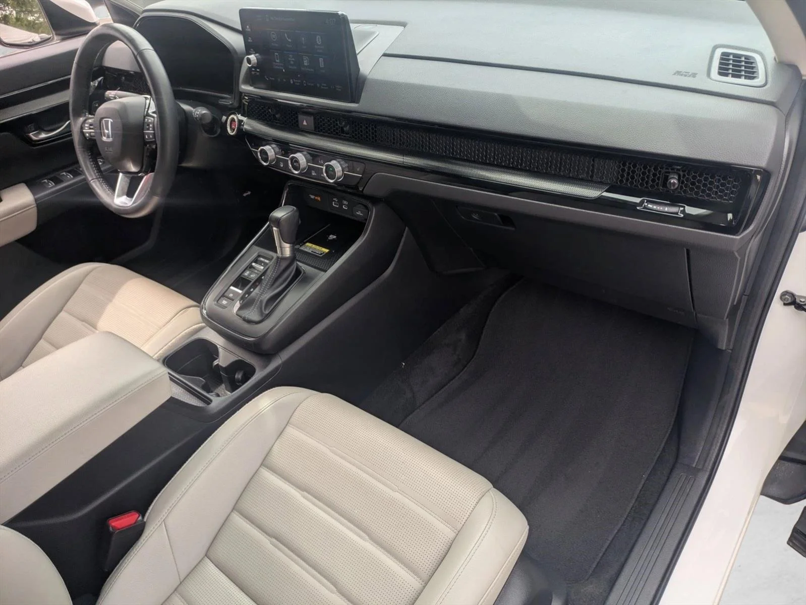 Used 2024 White Honda EX-L image 20