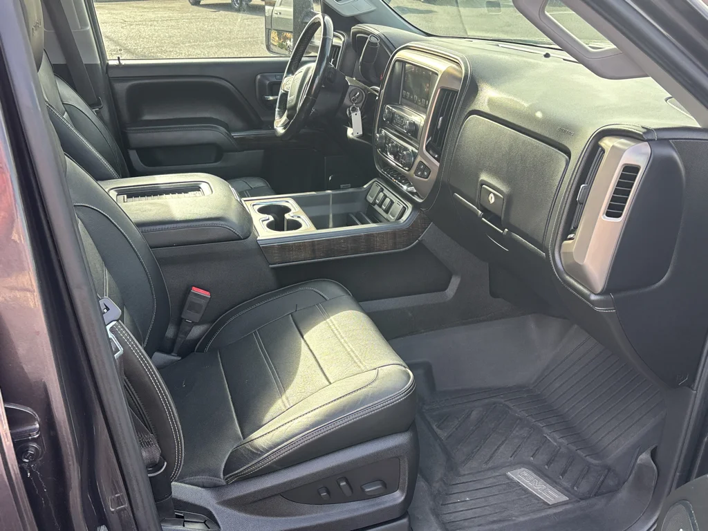 Used 2016 Iridium Metallic GMC Denali image 20