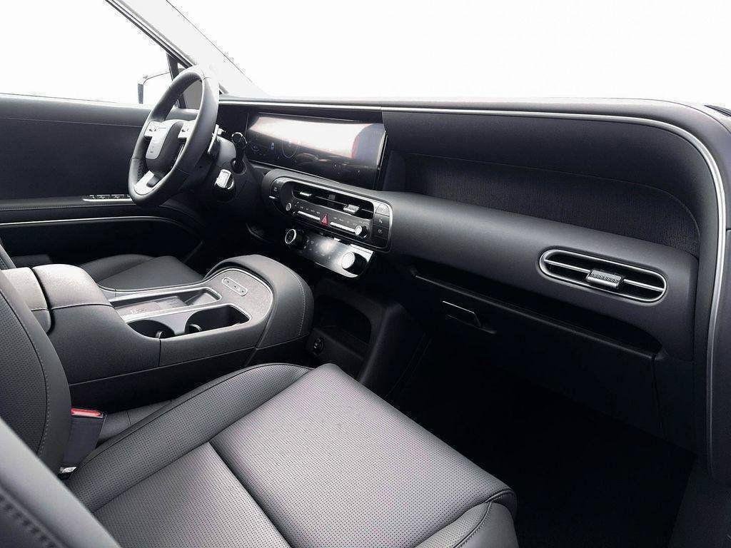 New 2026 Silver Hyundai SEL Premium 8P image 10