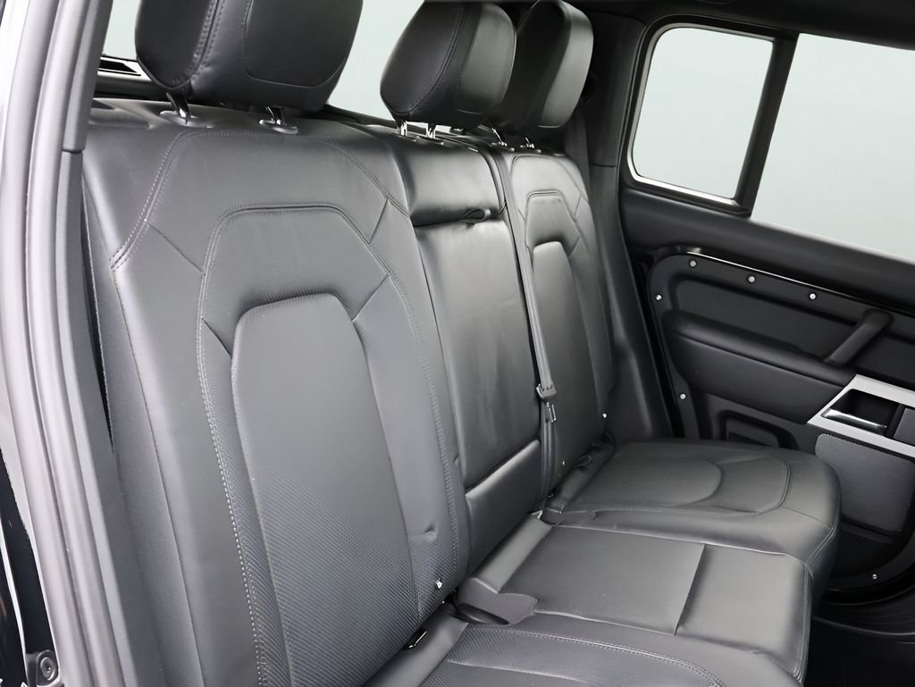 Used 2024 Santorini Black Metallic Land Rover SE image 12