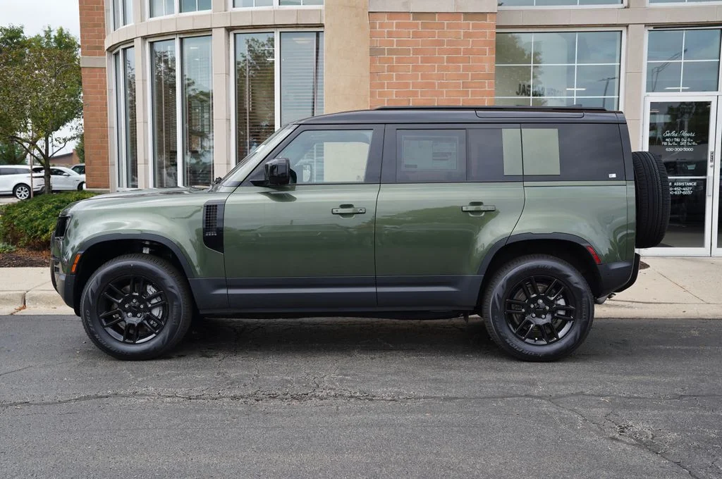 New 2026 Woolstone Green Land Rover S image 2