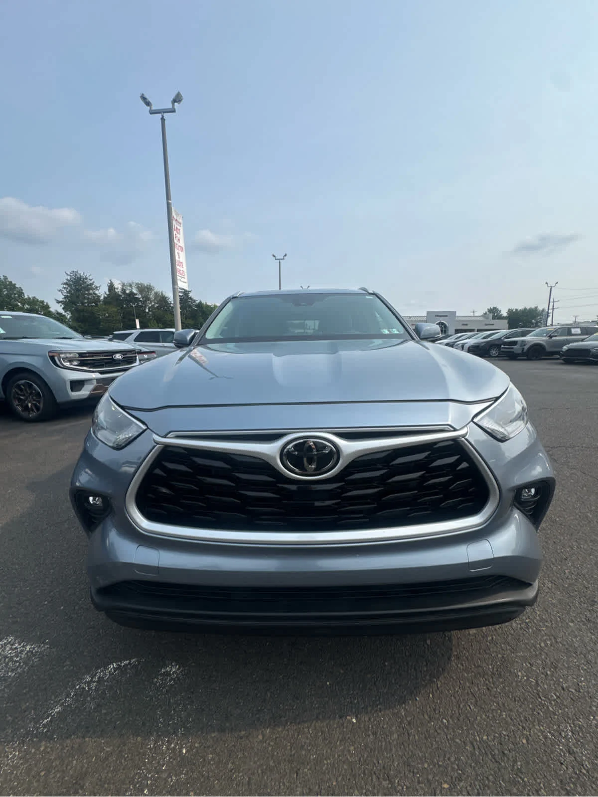 Used 2023 Moon Dust Toyota XLE image 8