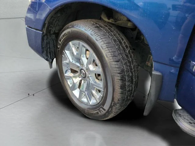 Used 2020 Blue Nissan SL image 33