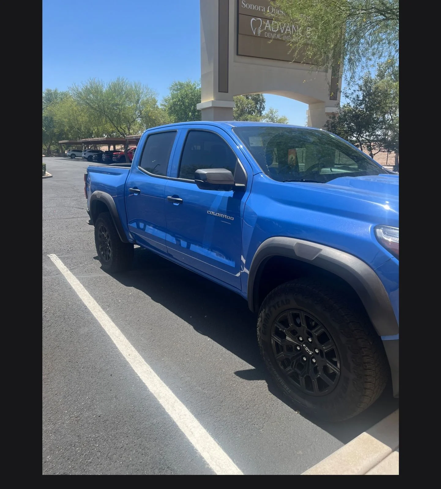 2025 Chevrolet Colorado 4WD Trail Boss Crew Cab Short Box's photo