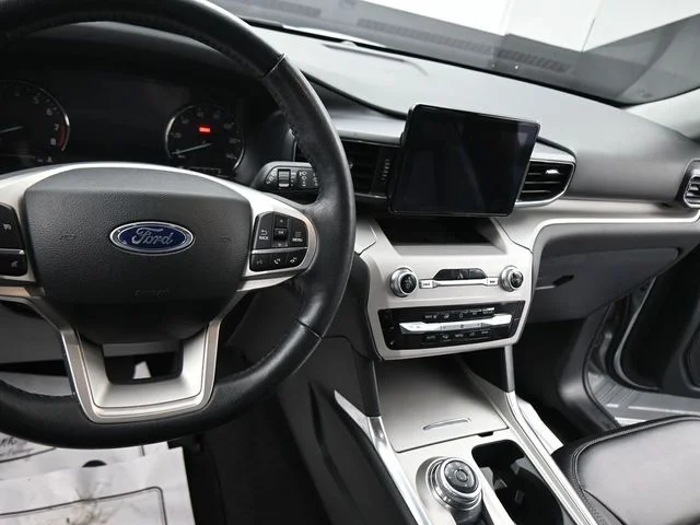 Used 2024 Silver Ford XLT image 26