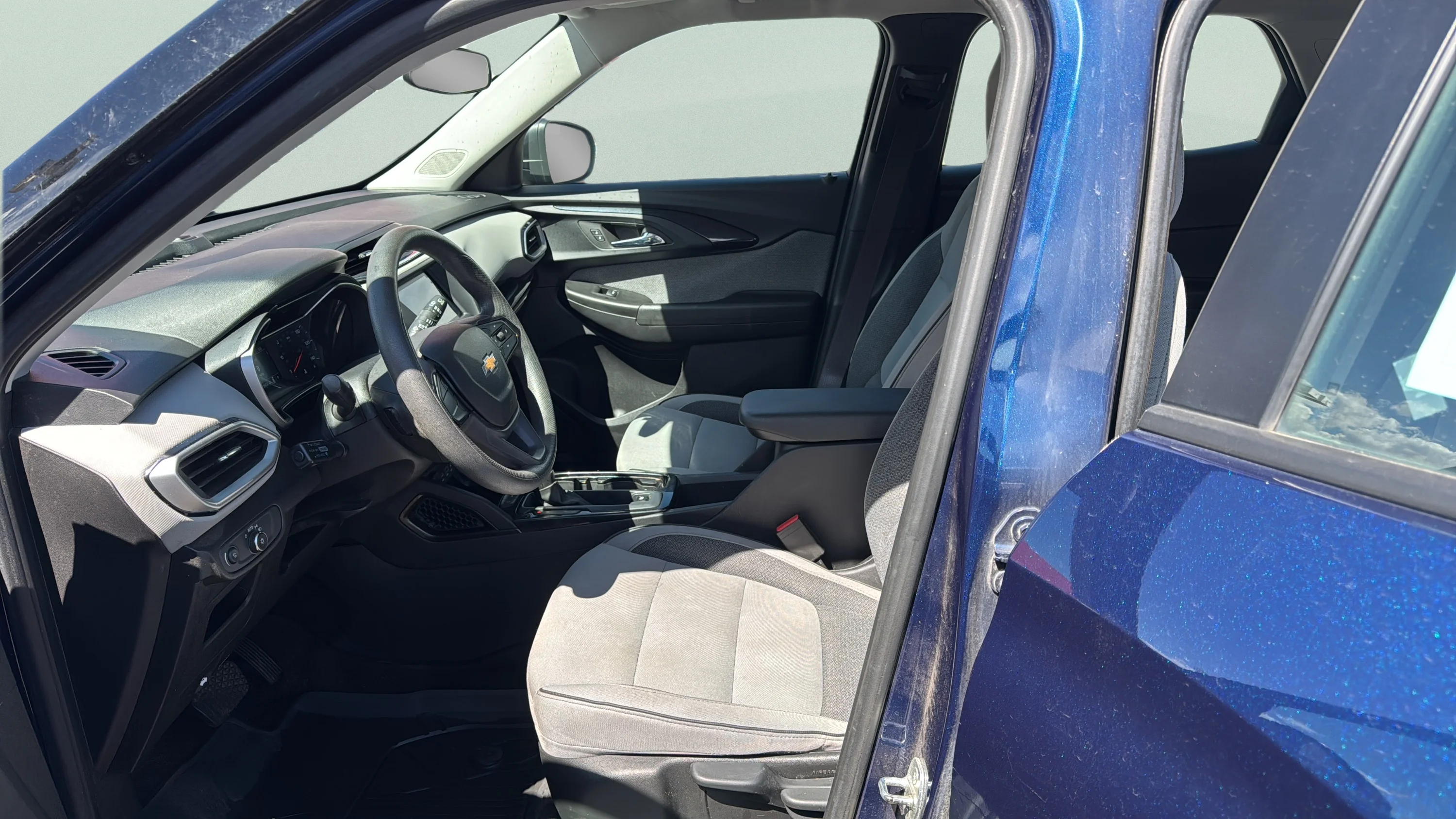Used 2023 Blue Chevrolet  image 10