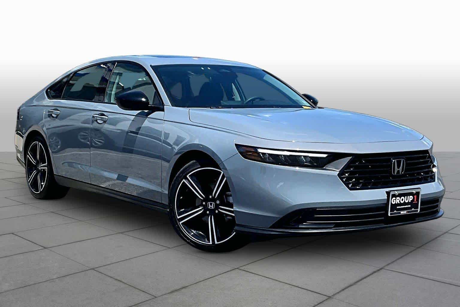 Certified Used 2026 Urban Gray Pearl Honda SE image 3
