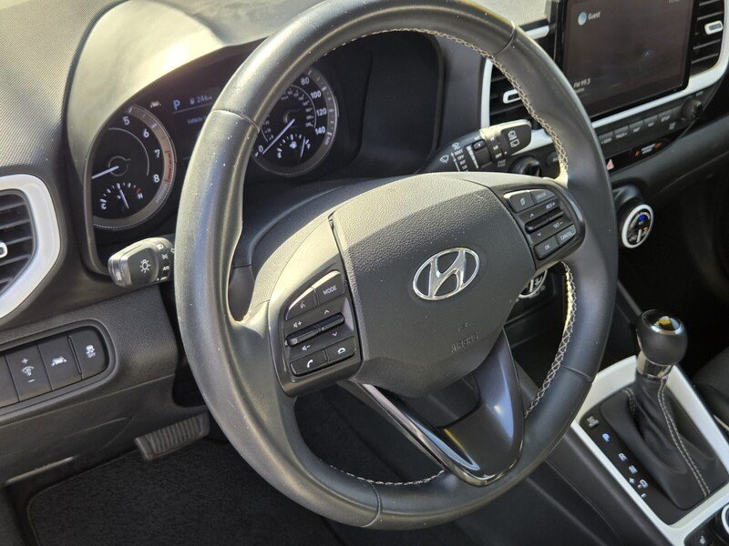 Used 2022 White Hyundai Limited image 19