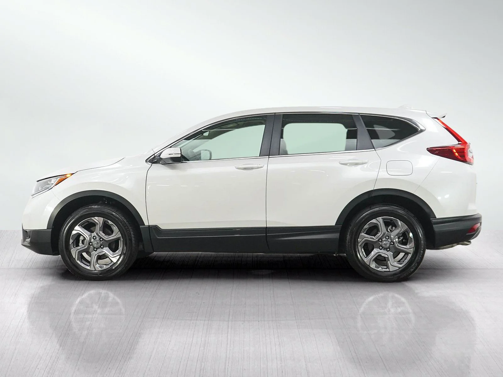 Used 2019 Honda CR-V EX with VIN JHLRW2H58KX002786 for sale in Burnsville, Minnesota