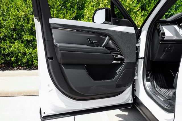 New 2026 White Land Rover Dynamic SE image 51
