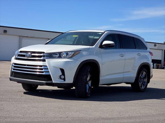 Certified Used 2017 BLIZZARD PEARL Toyota  image 23