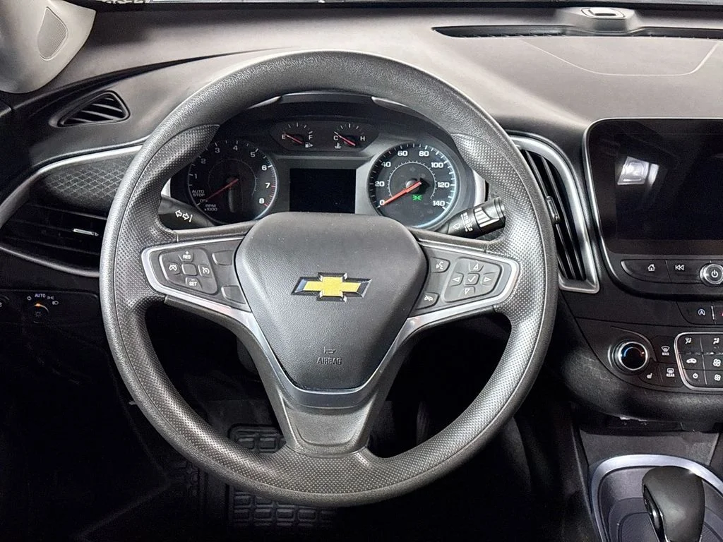 Used 2022 White Chevrolet LT image 13