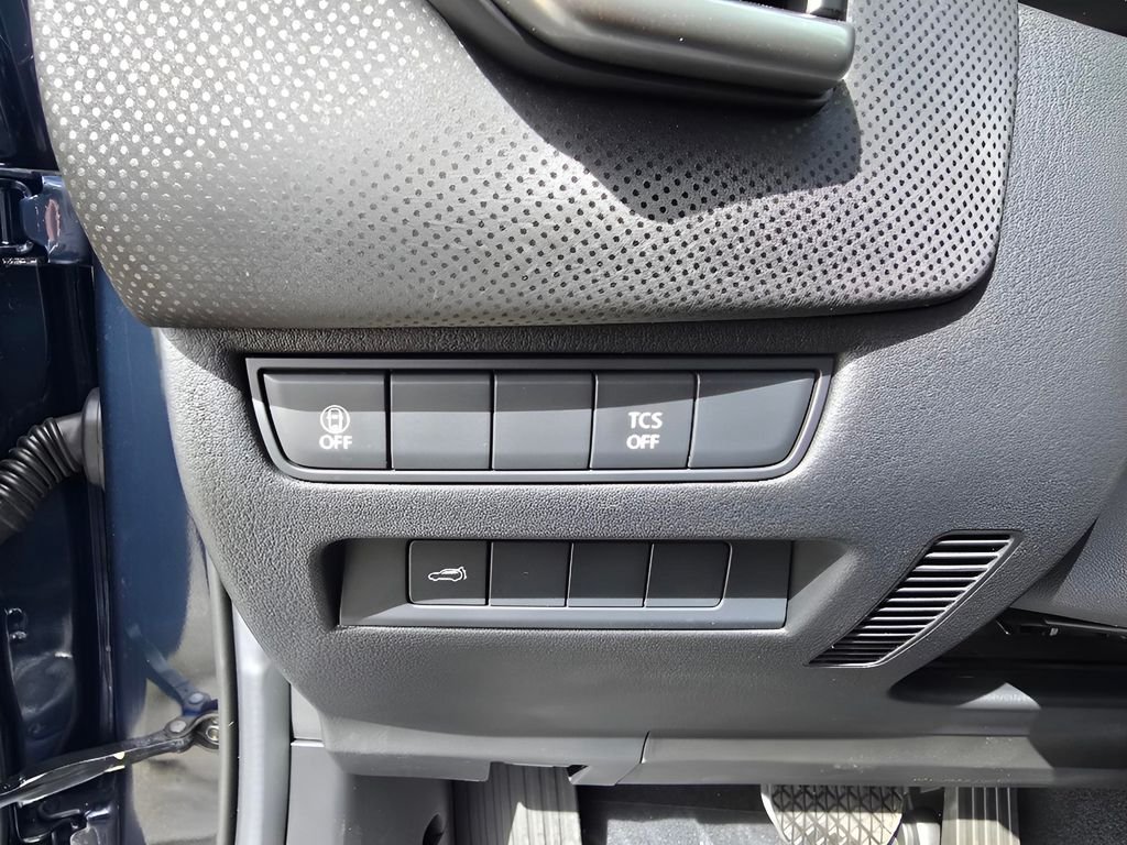 2025 Mazda CX-50 Preferred - Photo 18