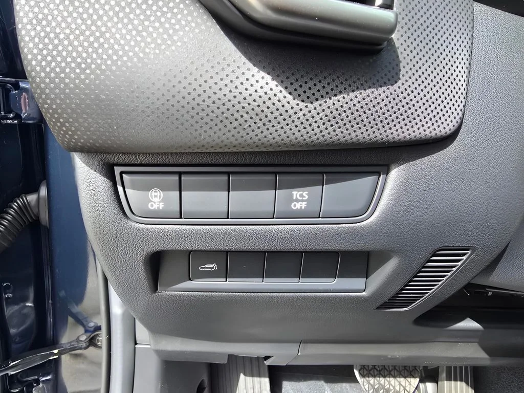 2025 Mazda CX-50 Preferred - Photo 18