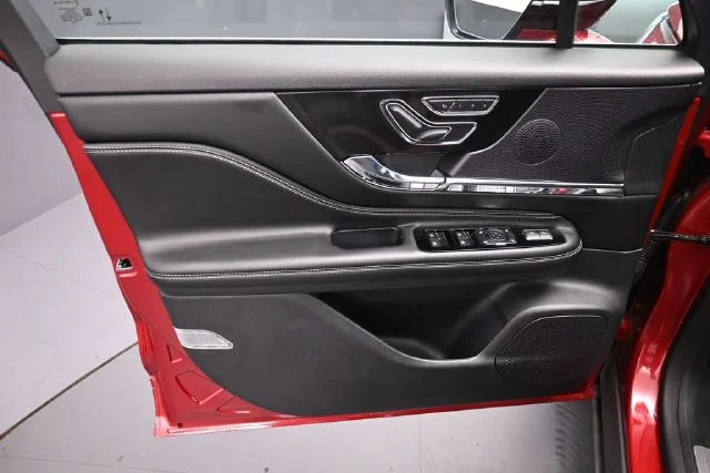 Used 2023 Red Lincoln Grand Touring image 21