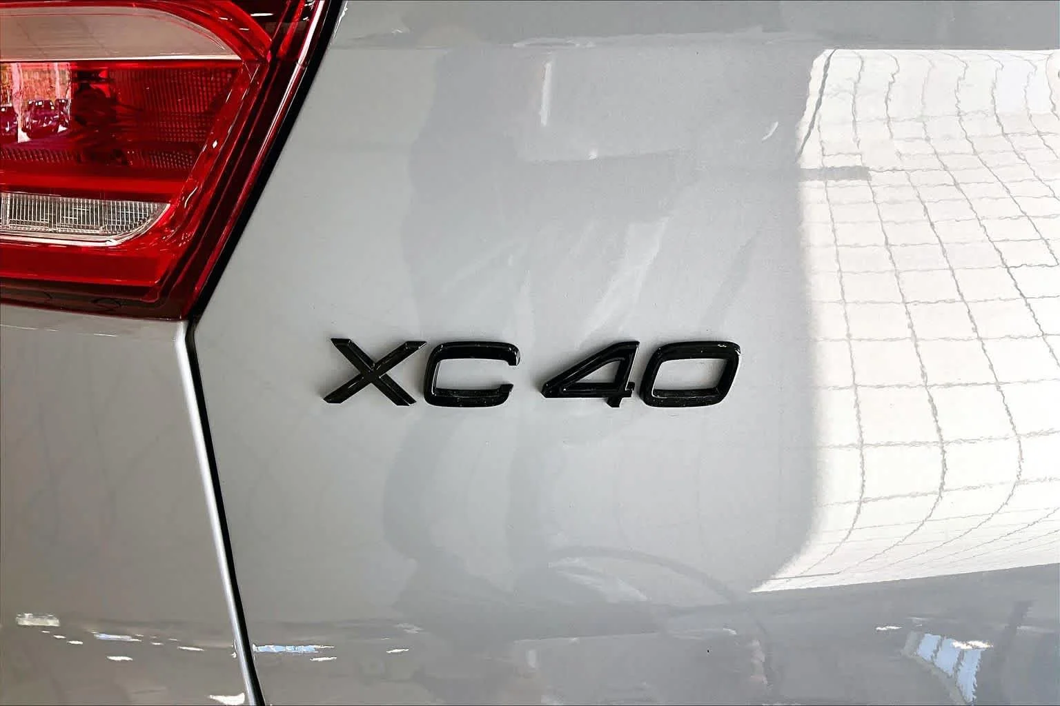 New 2026 VAPOUR GREY Volvo Ultra Black Edition image 6