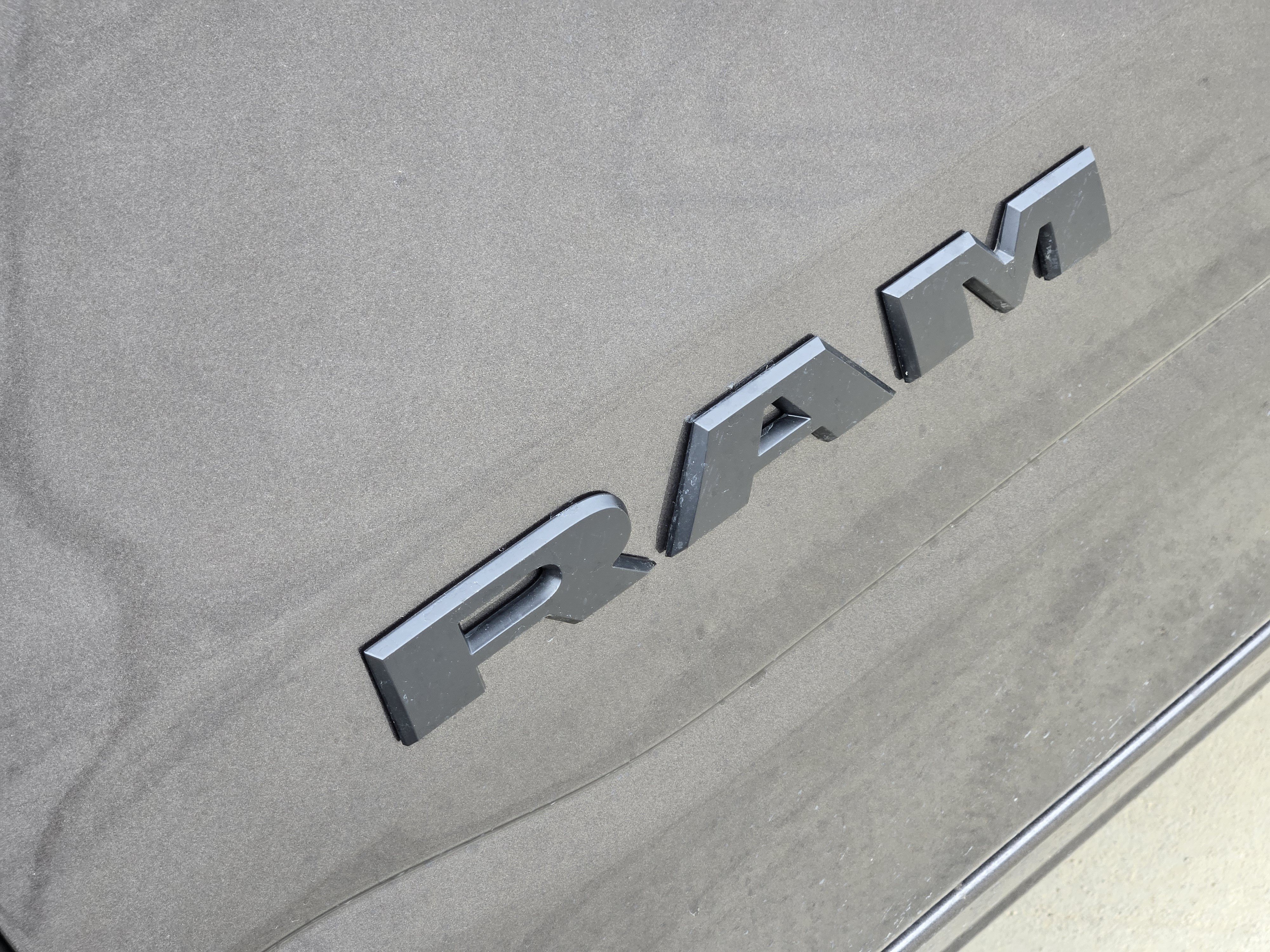 New 2026 Granite Crystal Metallic Clear-Coat Exterior Paint RAM Warlock image 8