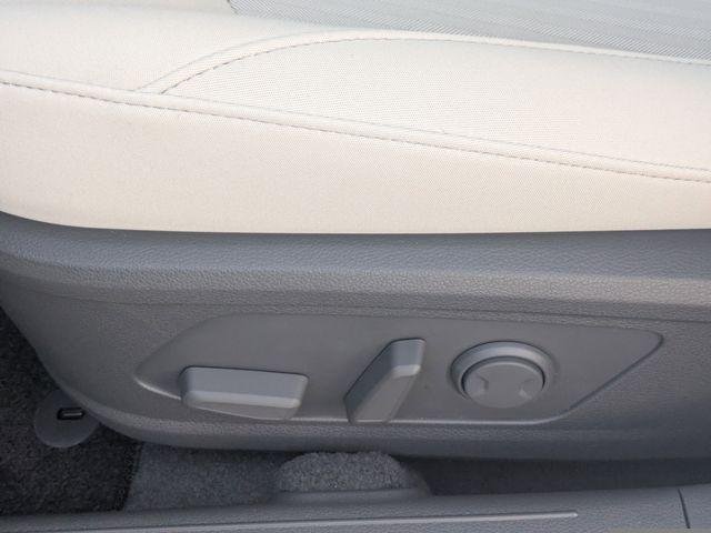 New 2026 White Hyundai SEL Sport image 19