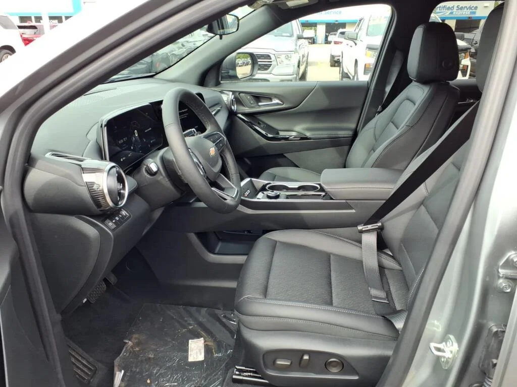 New 2027 Sterling Gray Metallic Chevrolet AWD LT image 7