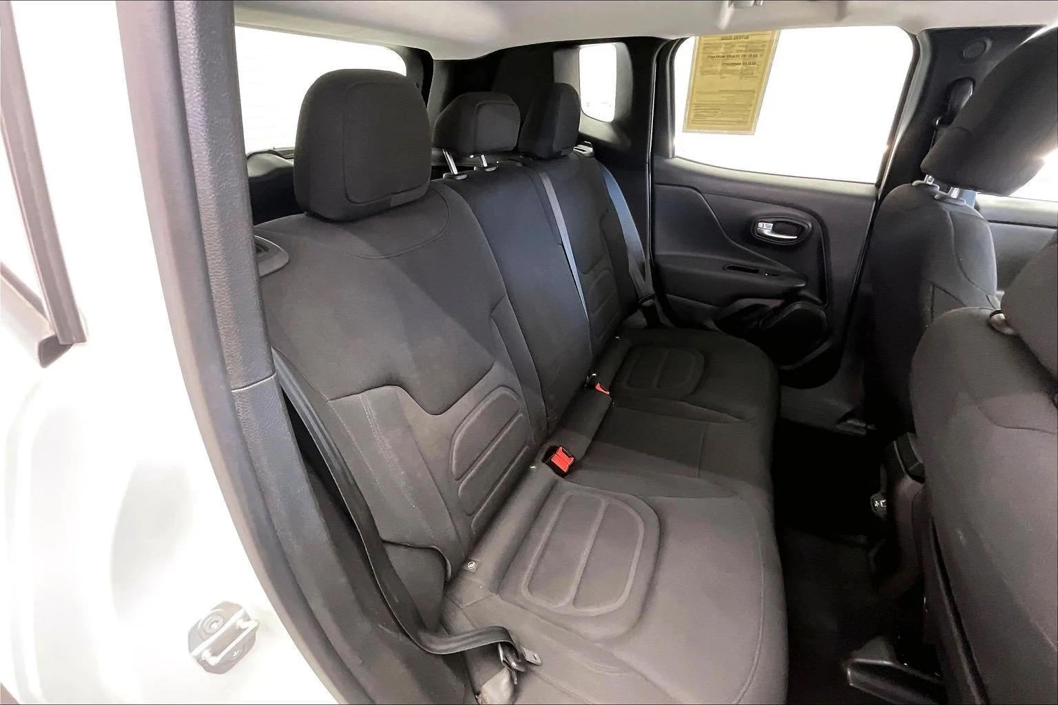 Used 2022 Alpine White Clearcoat Jeep Latitude image 17