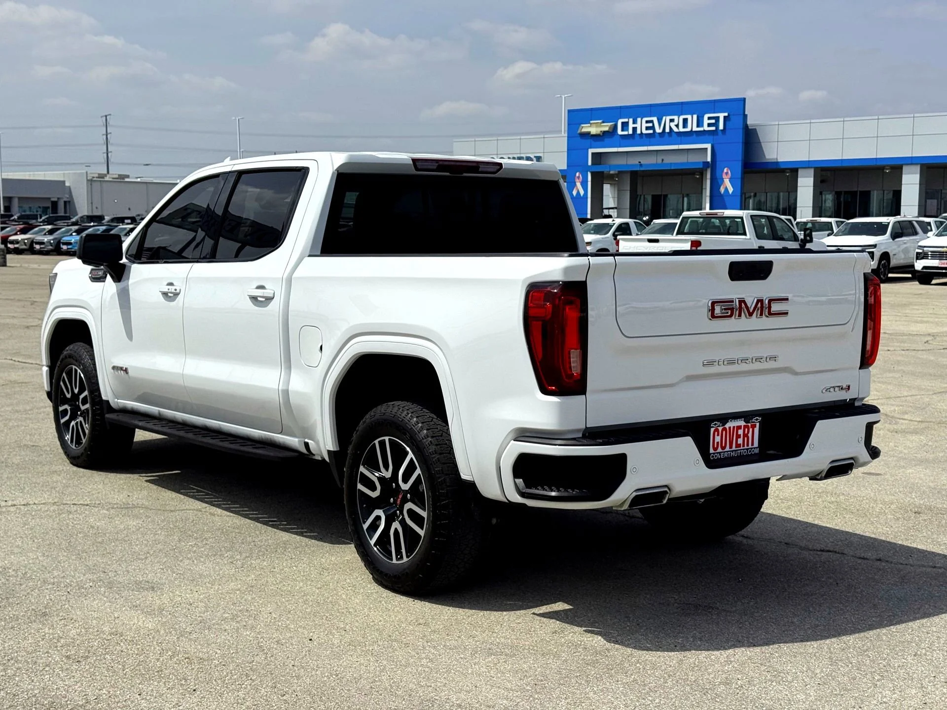 Used 2024 Summit White GMC AT4 image 9
