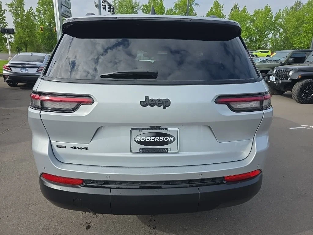 Certified Used 2021 Silver Jeep Altitude image 4
