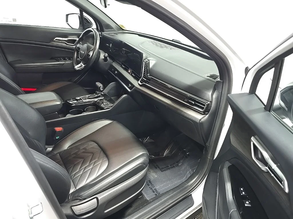 Used 2023 White Kia X-Line image 14